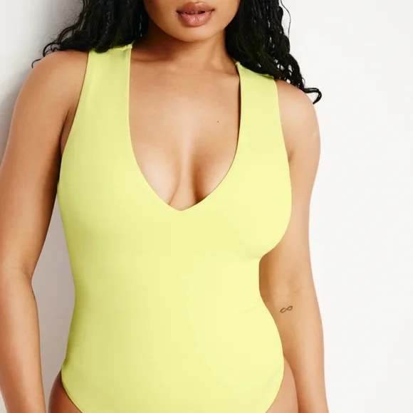 Good American Neon Yellow V-Neck Bodysuit – Size XL – NWT – Sold Out - Picture 1 of 5